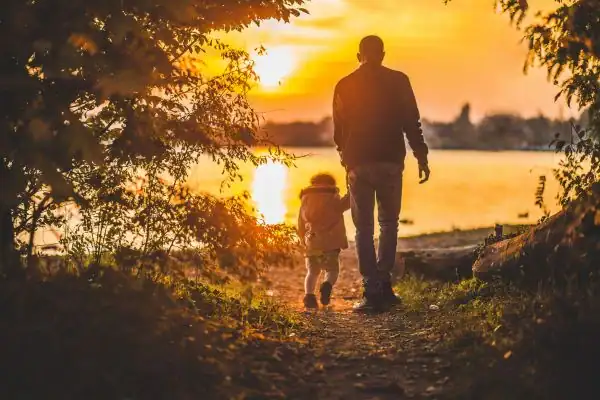 image of dad and child - parental alienation Croydon